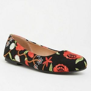 Embroidered Floral Flats
